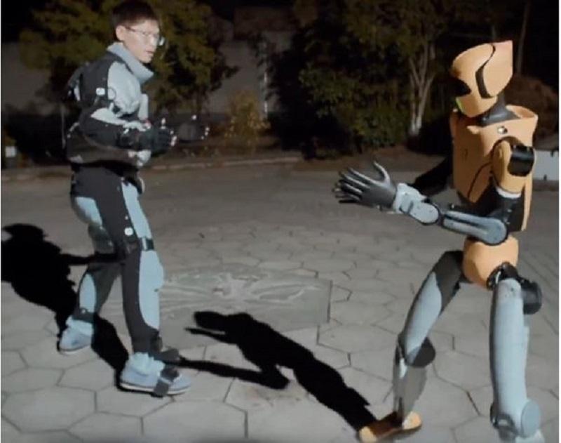 Kitajsko podjetje predstavilo humanoidnega robota, omogoča posnemanje človeških gibov v realnem času