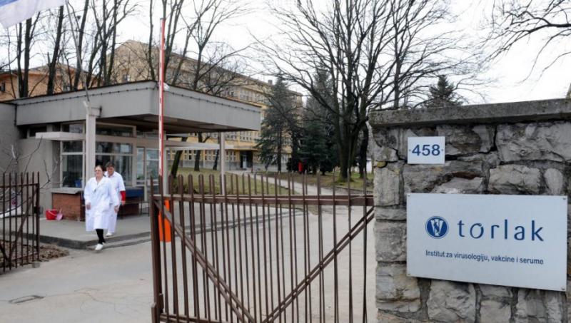 Srbija že proizvaja »Sputnik V«, danska šefica agencije pa padla v nezavest ob prepovedi cepiva AstraZenece