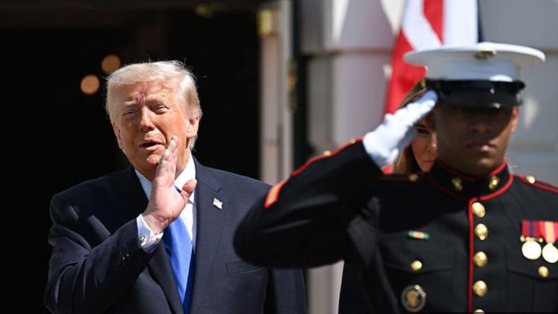 NATO v paniki: Trump postavil ultimat, ZDA umikajo bombnike in podmornice iz Evrope