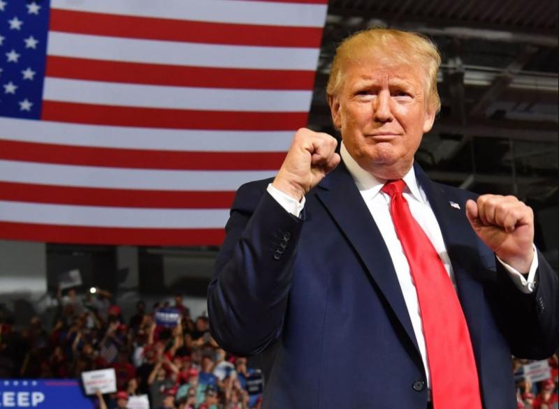 »Razbijamo jih«: Trump napovedal še močnejše napade na Iran in razkril, kaj ga je presenetilo