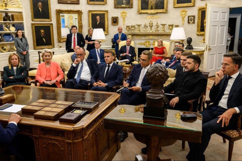 Kaj je Zelenski oblekel na srečanju v Washingtonu in kako se bodo s pomočjo neumnih Evropejcev ZDA izvlekle iz vojne