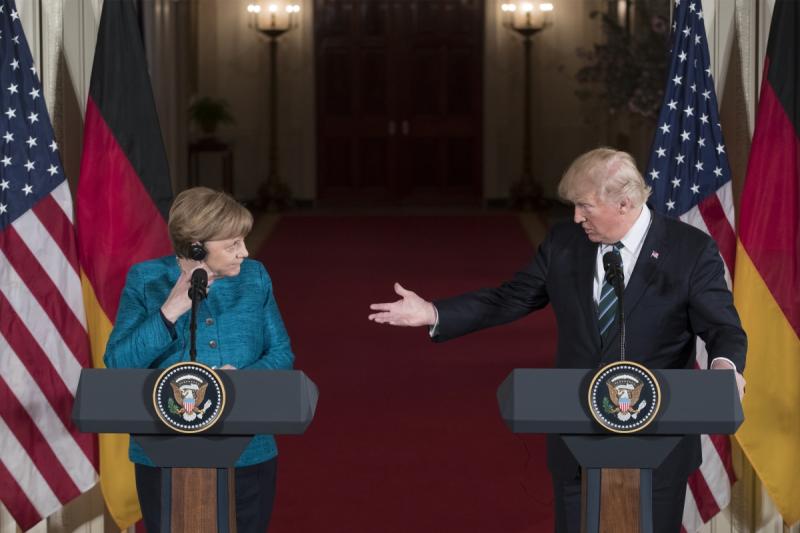 Trump v Beli hiši sprejel Merklovo
