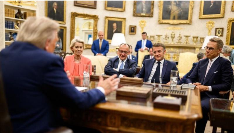 Panika v Bruslju: Kako pretihotapiti svojega človeka na sestanek Putina in Trumpa