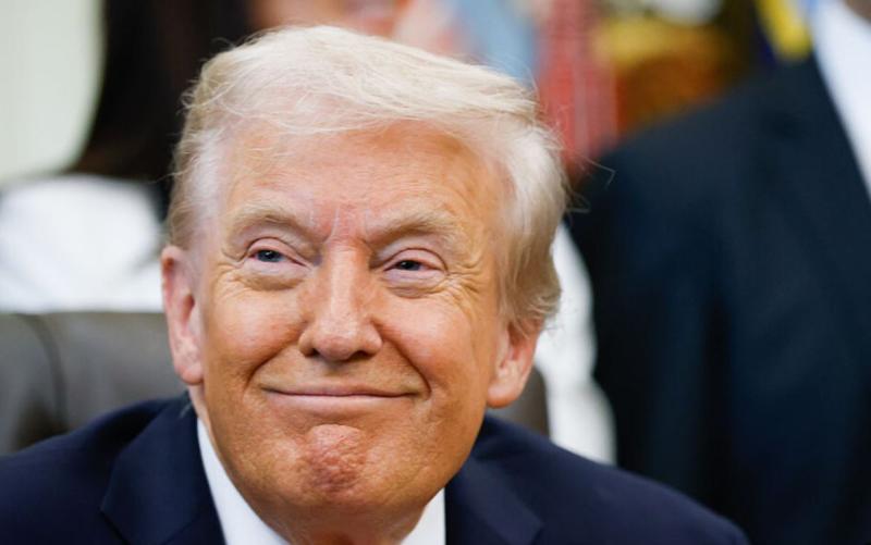 Vodstvo BBC-ja odstopilo zaradi »zlonamernega prikrajanja« Trumpovih besed