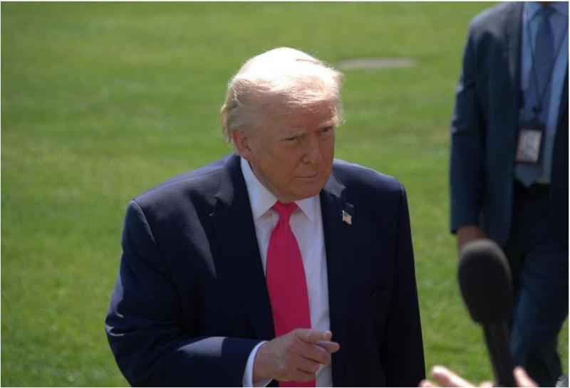 Trump pravi, da je podaljšanje premirja z Iranom »zelo malo verjetno« in da bo »začelo eksplodirati zelo veliko bomb«