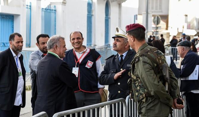 Tunizijski policisti in vojaki prvič na volišča
