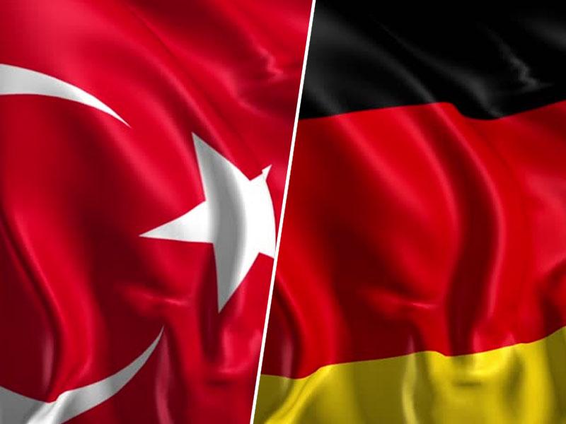 V Nemčiji za azil zaprosilo več kot 1000 turških diplomatov in javnih uslužbencev