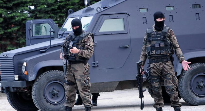 Turška policija pridržala 400 domnevnih članov IS 