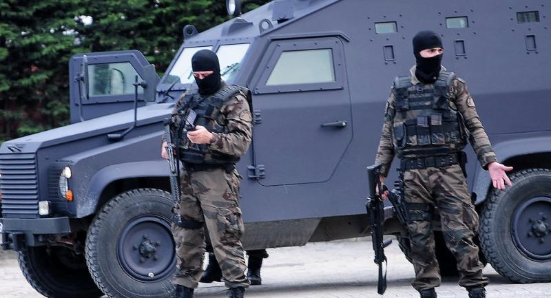 Turška policija pridržala 400 domnevnih članov IS