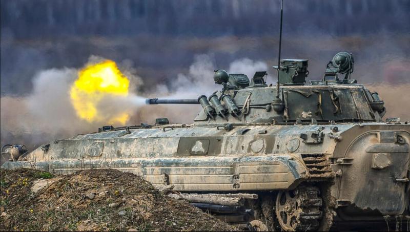Medvedjev sporočil Kijevu: Prepričan sem, da bo NATO Ukrajino na koncu vrgel pod avtobus