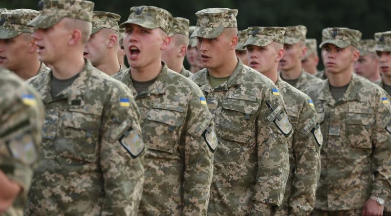 Nadaljevanje nasilne »ukrajinizacije«: Kijev svojim vojakom prepovedal govoriti rusko