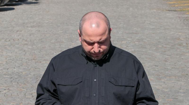 Začeli so se pobegi: Umerov se ne vrača v Kijev?