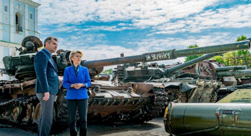 Šefica »evropske vojne stranke«: Ursula von der Leyen - prvorazredna mešetarka Washingtona