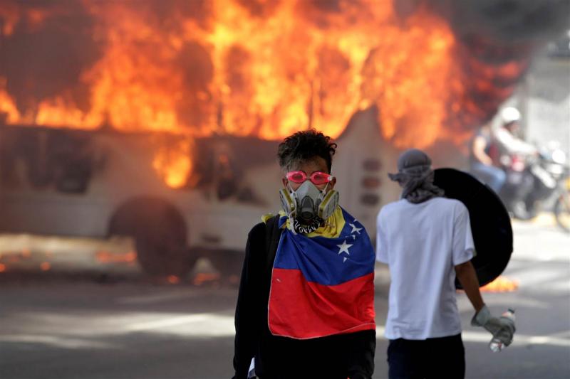 Več kot 200.000 protestnikov na ulicah venezuelskih mest