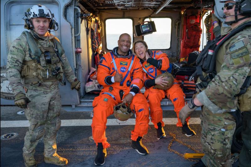 Astronavti uspešno pristali, misija Artemis 2 po obkrožitvi Lune izpolnila svoj glavni cilj!