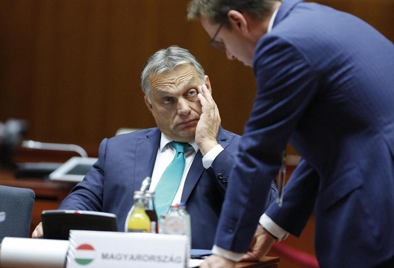 Orban pred volitvami zaostruje protimigrantsko retoriko