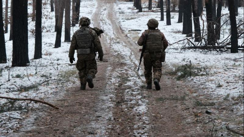 Mrtve beležijo kot pogrešane: Zelenski za (najmanj) dvakrat zmanjšuje celo uradno priznane izgube ukrajinske vojske