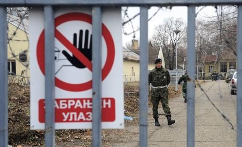 V Srbiji aretirali osem tujcev zaradi snemanja vojaških območij