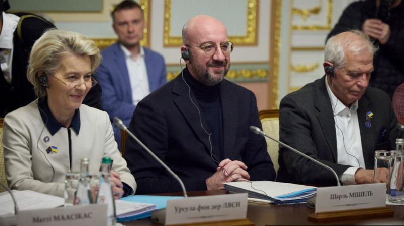 »Dober opis žalostnega položaja, v katerega so EU potisnili kretenčki obeh spolov, ki nas trenutno vodijo!«