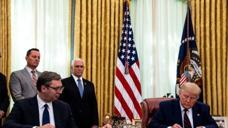 »Bloomberg«: Trump zahteva, da Srbija sprejme migrante, deportirane iz ZDA, ki niso srbski državljani!