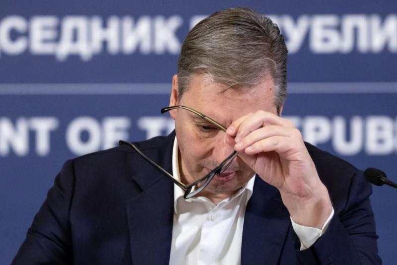 Zakaj zgodbo o »ostrostrelskih turistih« pogrevajo ravno zdaj?