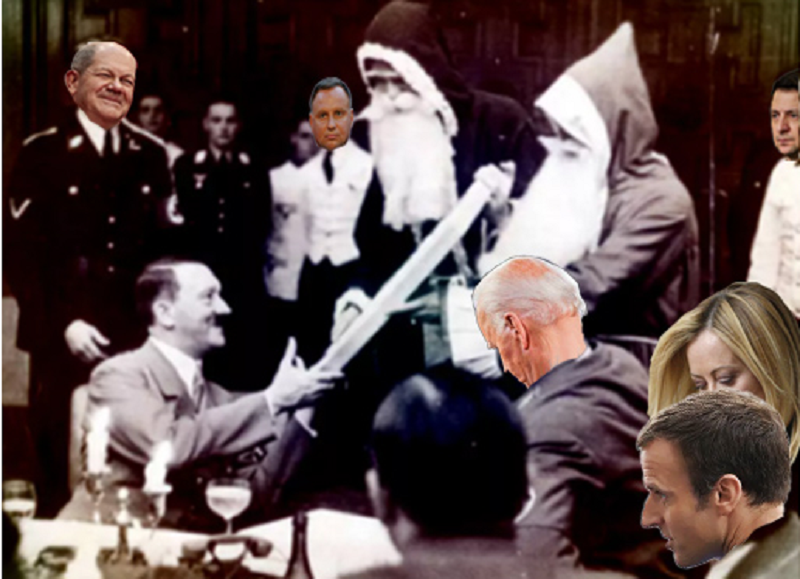 John Helmer: »Kaj podariti Hitlerju za božič?«