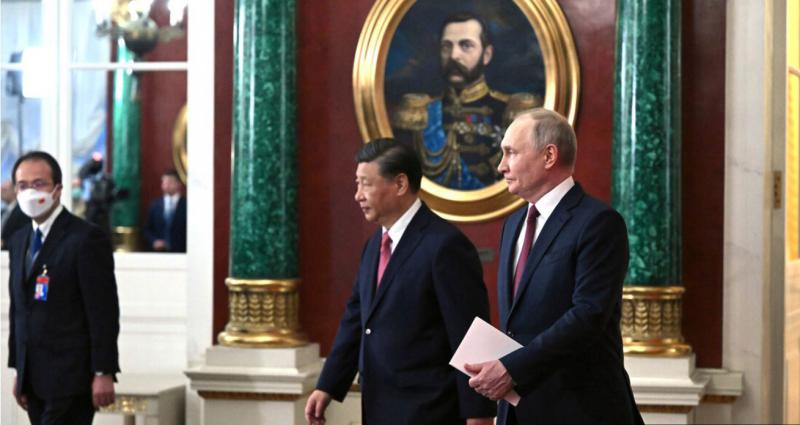 Washington Post: Dolar omogoča ZDA super moč, zaradi katerega so velesila, a Kitajci in Rusi mu grozijo
