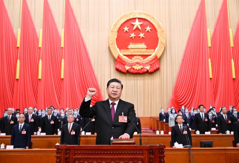 Profil: Z ljudskim mandatom Xi Jinping na čelu novega prizadevanja za posodobitev Kitajske
