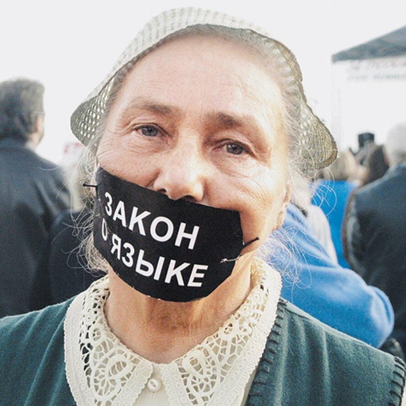 Laž: Ruske oblasti spreminjajo etnično sestavo prebivalcev novih regij in jim prepovedujejo uporabo ukrajinskega jezika