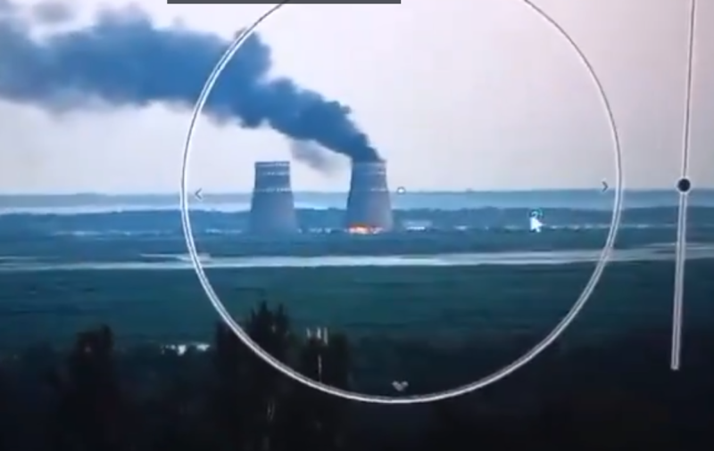 Jedrski terorizem: Ukrajinci z brezpilotnikoma zažgali hladilni stolp JE Zaporožje in za napad obtožili - Rusijo!