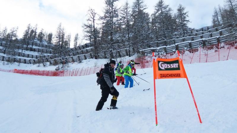 V Zauchenseeju za zdaj izgubili boj z vremenom, Štuhčeva in druščina še ostajajo v Avstriji