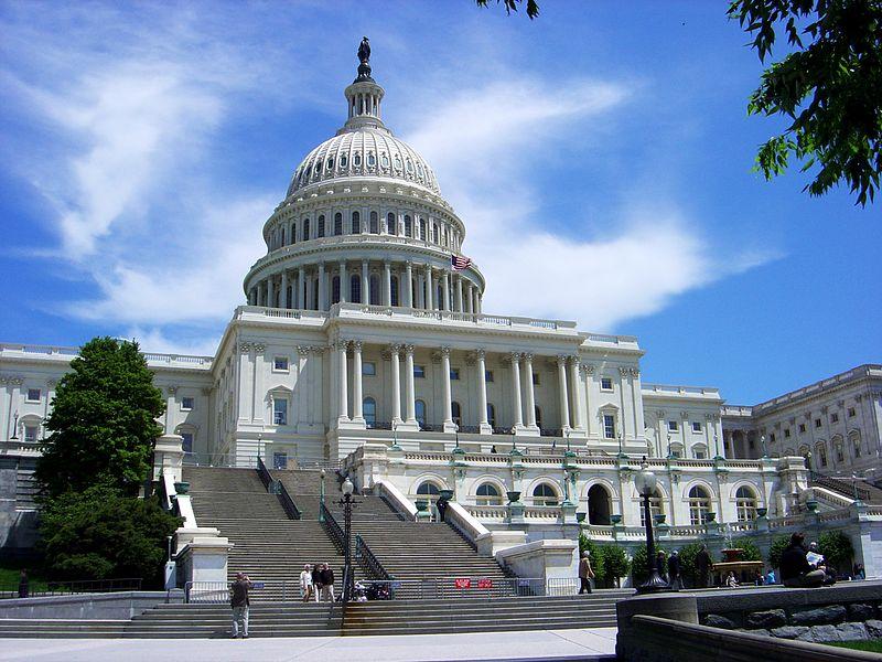 Republikanci bodo najverjetneje obdržali večino v predstavniškem domu kongresa, v senatu tesno