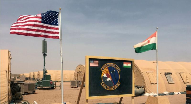 ZDA začele umik iz Nigra: Prvo transportno letalo ameriške vojske že zapustilo Niamey