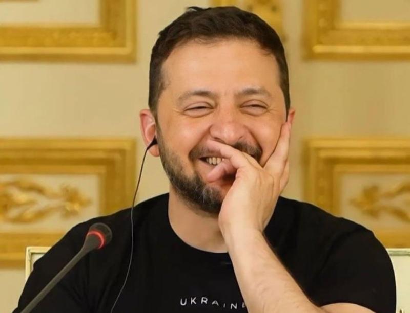 Irski novinar »stratega« spremenil v karikaturo: Zelen Tsu in »umetnost odnosov z javnostmi«