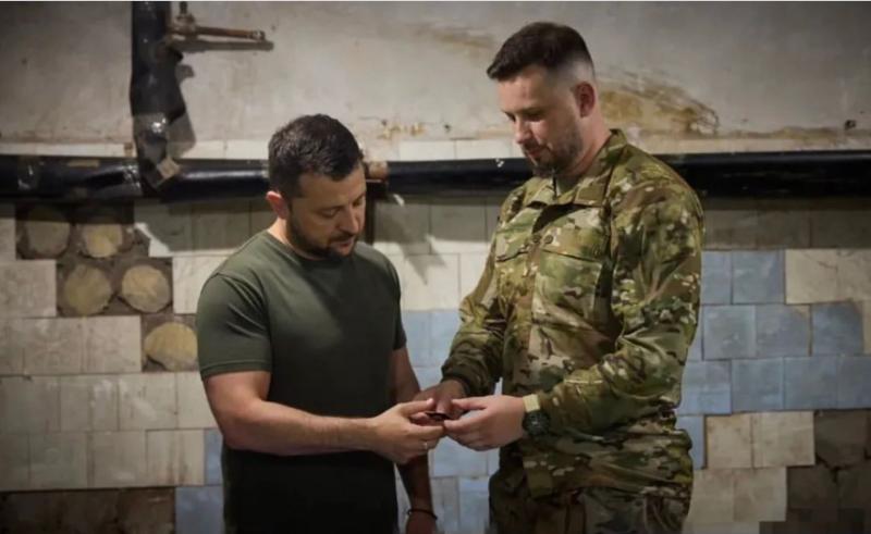Kijev se ni odrekel svojim neonacistom: »Azov« se vrača na fronto