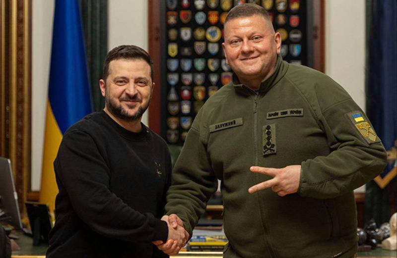 Nova faza notranjih razprtij v Kijevu, Medvedjev sporoča: »Pripravite kokice!«