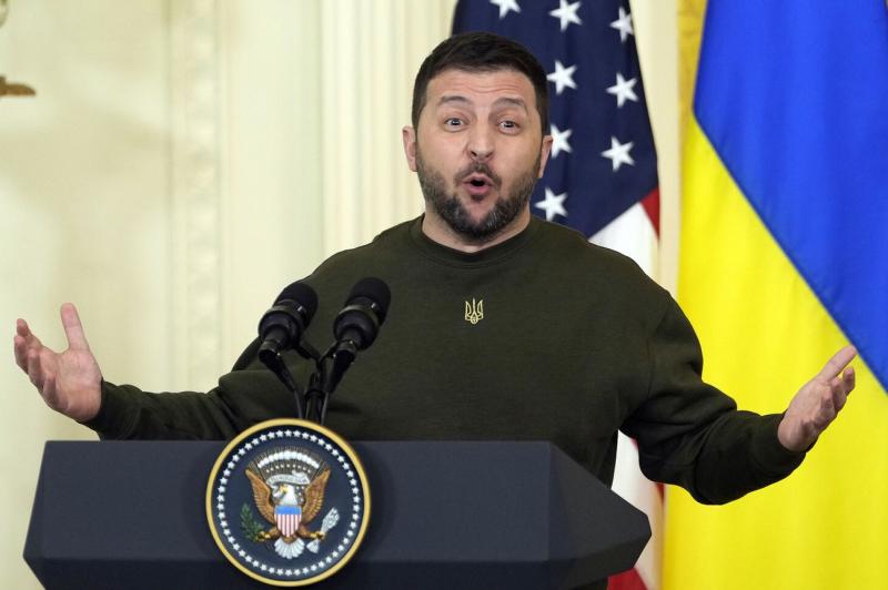 State Department ustavil vso pomoč tujim državam, tudi Ukrajini
