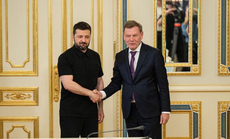 Berlin plačal za VIP, a Kijev dostavil le ekonomski razred: Zakaj je Wadephul dobil orden nižje lige