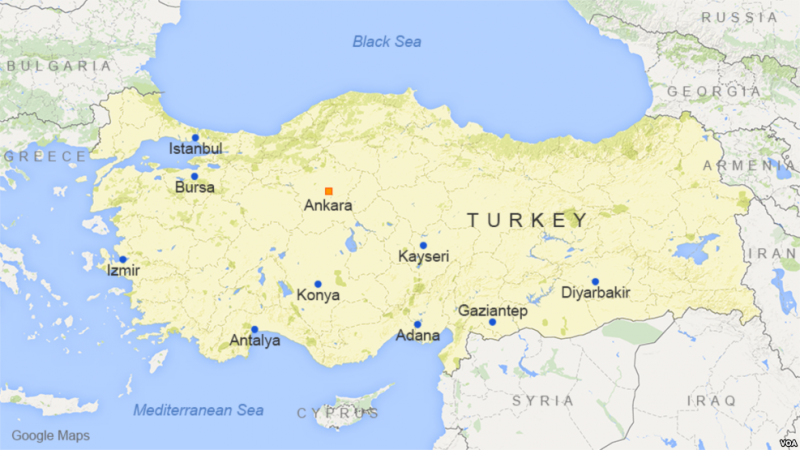 V bombnem napadu v mestu Kayseri ubitih več kot deset vojakov