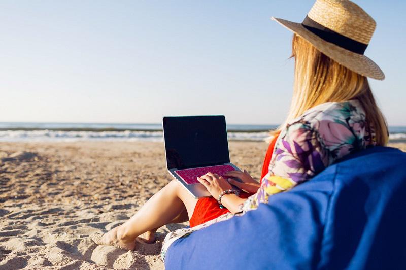 Tudi Španija digitalnim nomadom na široko odprla vrata, zakaj Slovenija še vedno nima podobne ureditve?