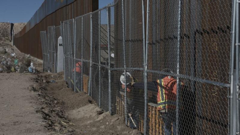 ZDA naročile prototipe zidu na meji z Mehiko