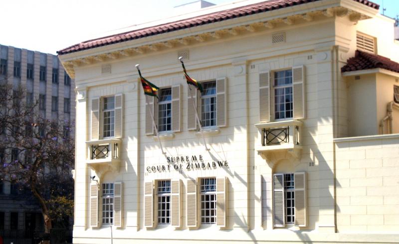 Zimbabvejsko sodišče presodilo, da je vojaški prevzem oblasti zakonit