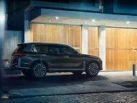 BMW X7, pika na i življenkemu slogu.