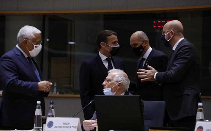 Janša in Macron v skupini, glava ob glavi, Svet EU, 10.-11.12.2020