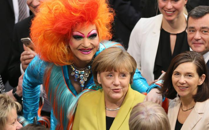 Merkel in Olivia Jones