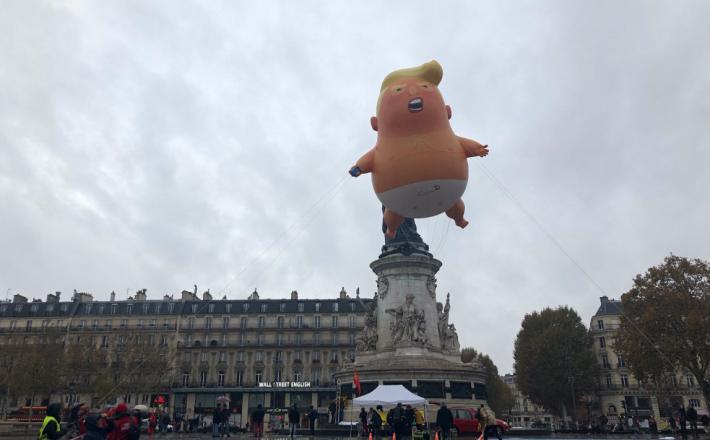 Protesti proti Trumpu v Parizu.    Vir: Twitter