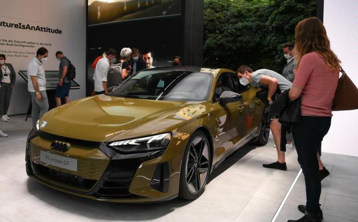 Audi R5 e-tron GT v Nemčiji na razstavi (IAA Mobility) v Münchnu, 8. 9. 2021. (Xinhua/Lu Yang)