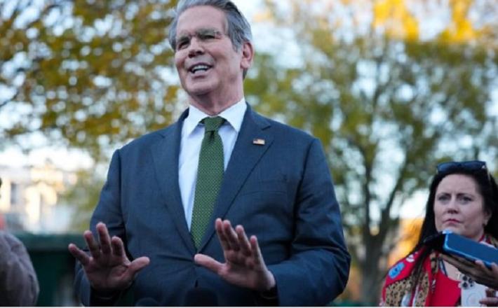 Minister Scott Besset Vir:X