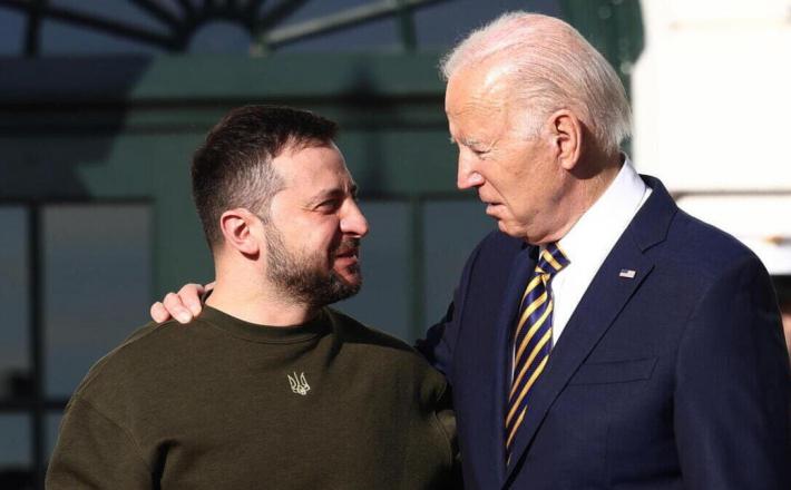 Zelenski in Biden pred Belo hišo Vir: Zajem zaslona