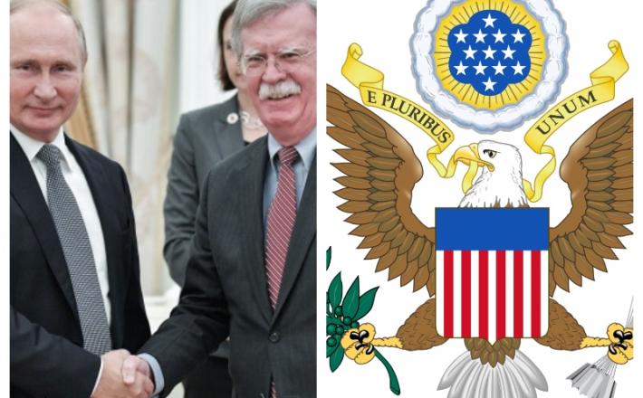 Bolton in Putin ter ameriški grb